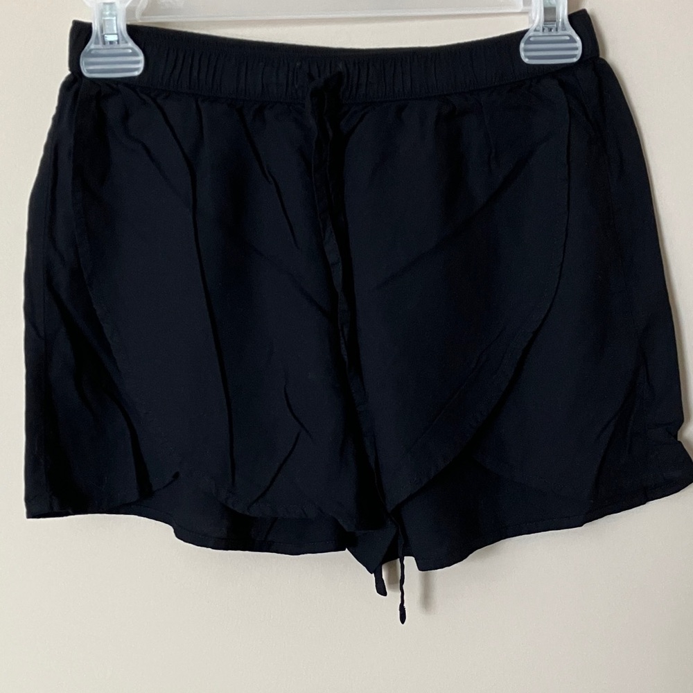 Hollister Women's Black Shorts